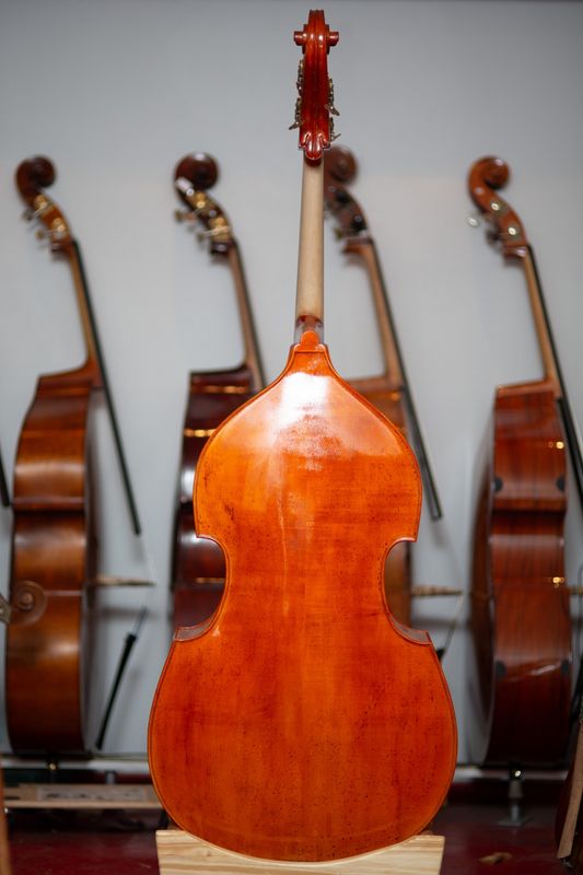 Rumensk kontrabass (3/4) gambeform